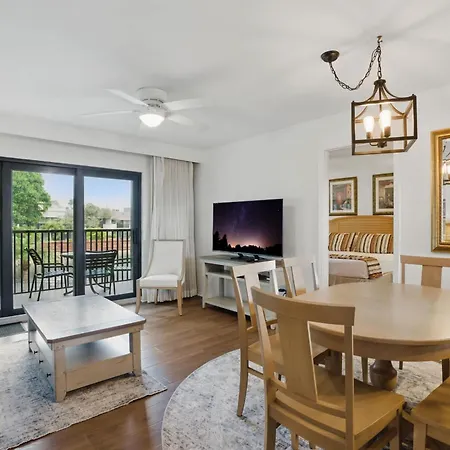 Deluxe Condo With Lake Views
